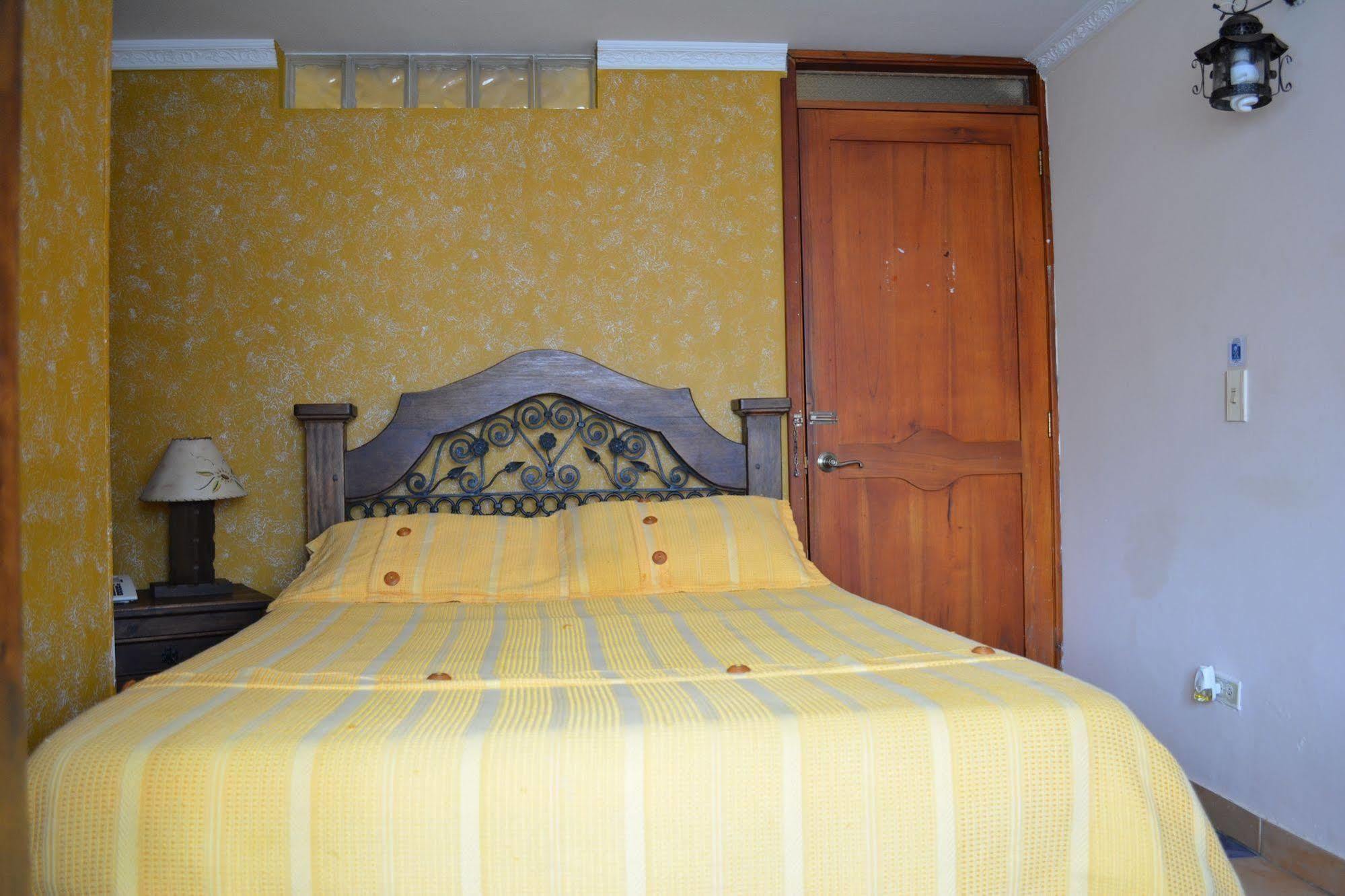 Hotel Casa Colonial Santa Rosa De Cabal Buitenkant foto